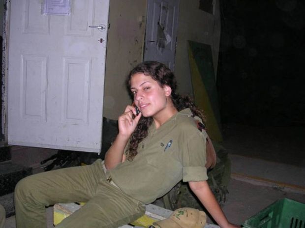 Izraelskie dziewczyny w mundurze - jewishgirls_22.jpg