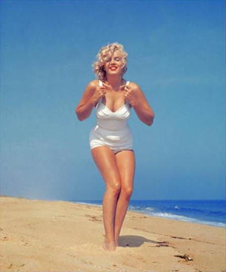 Skandaliczne zdjęcia Marilyn Monroe - 80f5835f626c3555727666875f2cc74b.jpg